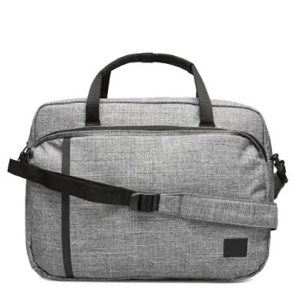 Herschel Supply Company Bags Gibson Large Messenger Bag Nwt Poshmark